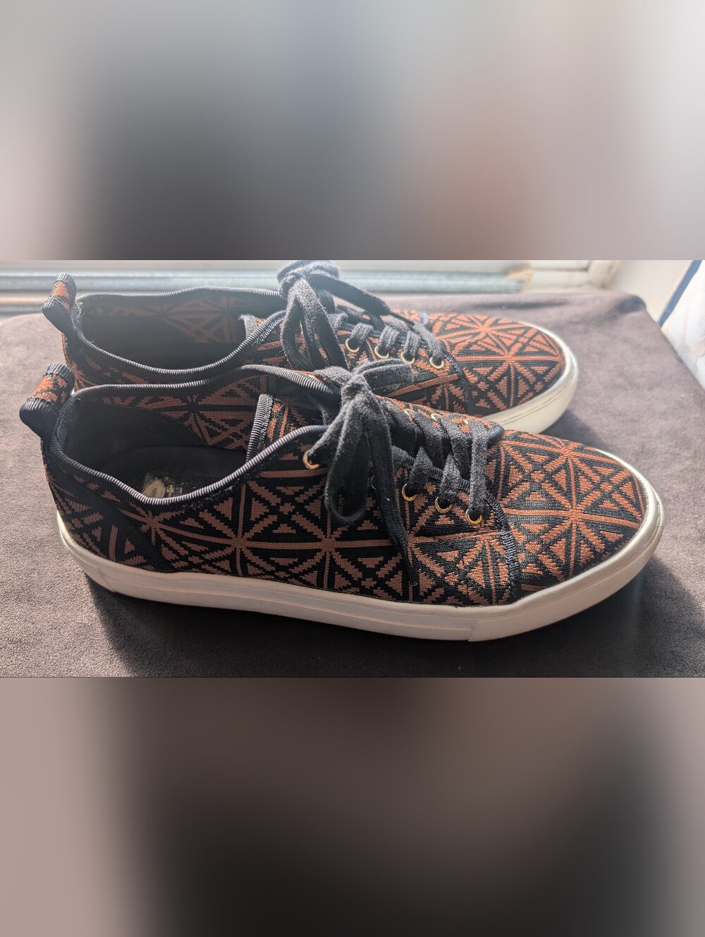 Retired Antonio Melani Larson Logo Knit Lace-Up Sneakers Size 9 1/2